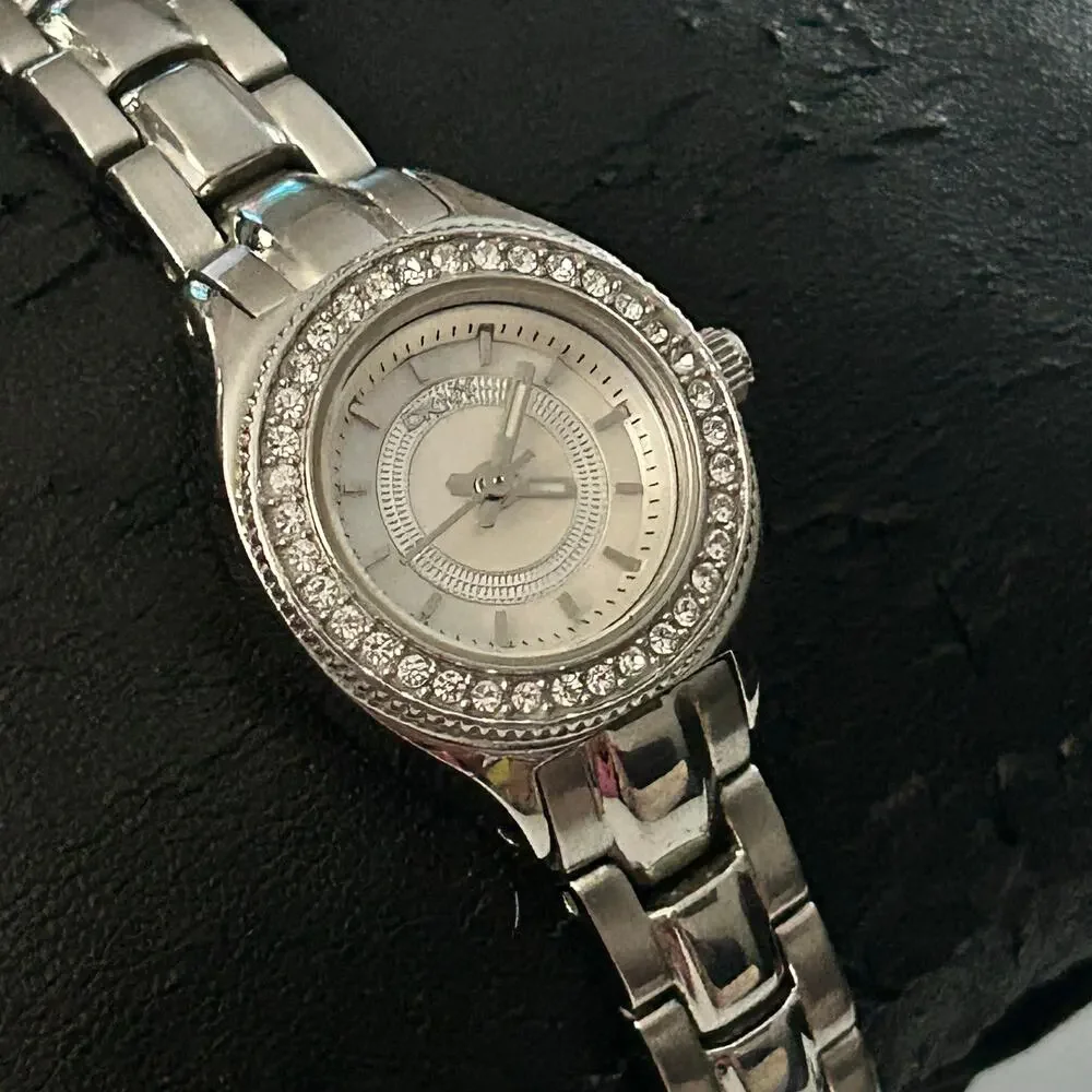 DKNY Silver-tone Crystal Bezel St. Steel Women’s Watch Working New Battery